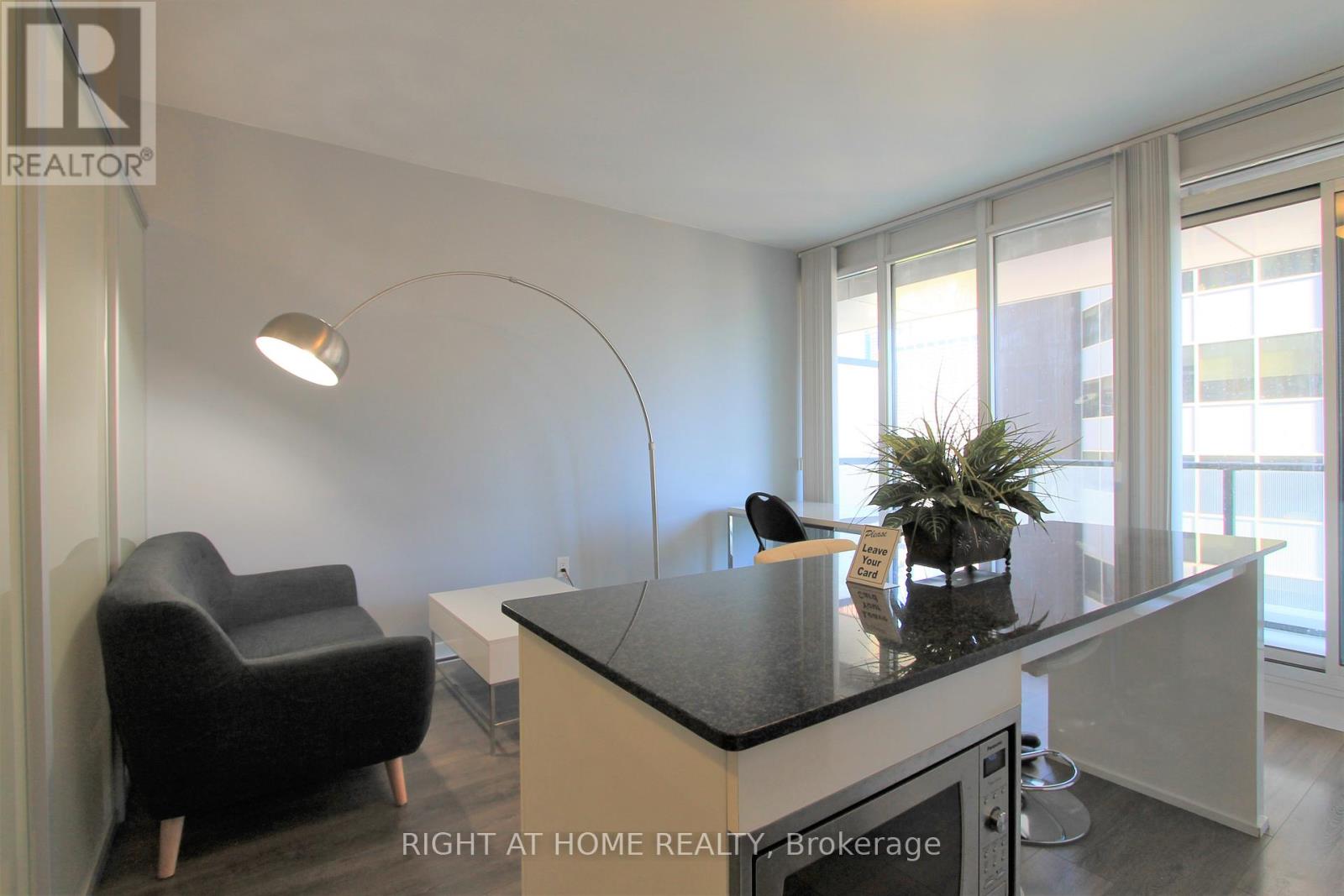 1706 - 426 University Avenue, Toronto, Ontario  M5G 1S9 - Photo 15 - C12786616