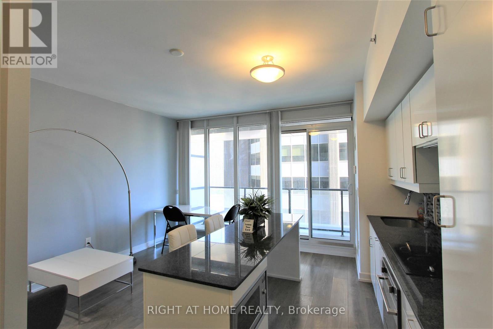 1706 - 426 University Avenue, Toronto, Ontario  M5G 1S9 - Photo 9 - C12786616