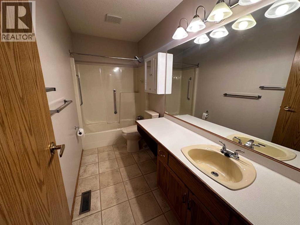 202 Ebert Close, Red Deer, Alberta  T4R 2C5 - Photo 5 - A2280180