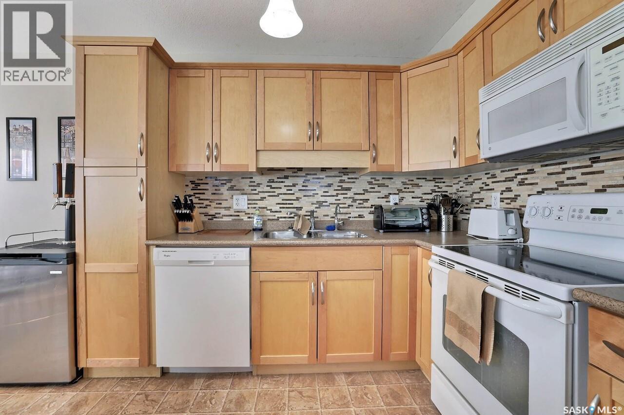 15 3101 Tregarva Drive E, Regina, Saskatchewan  S4V 0K5 - Photo 6 - SK028505