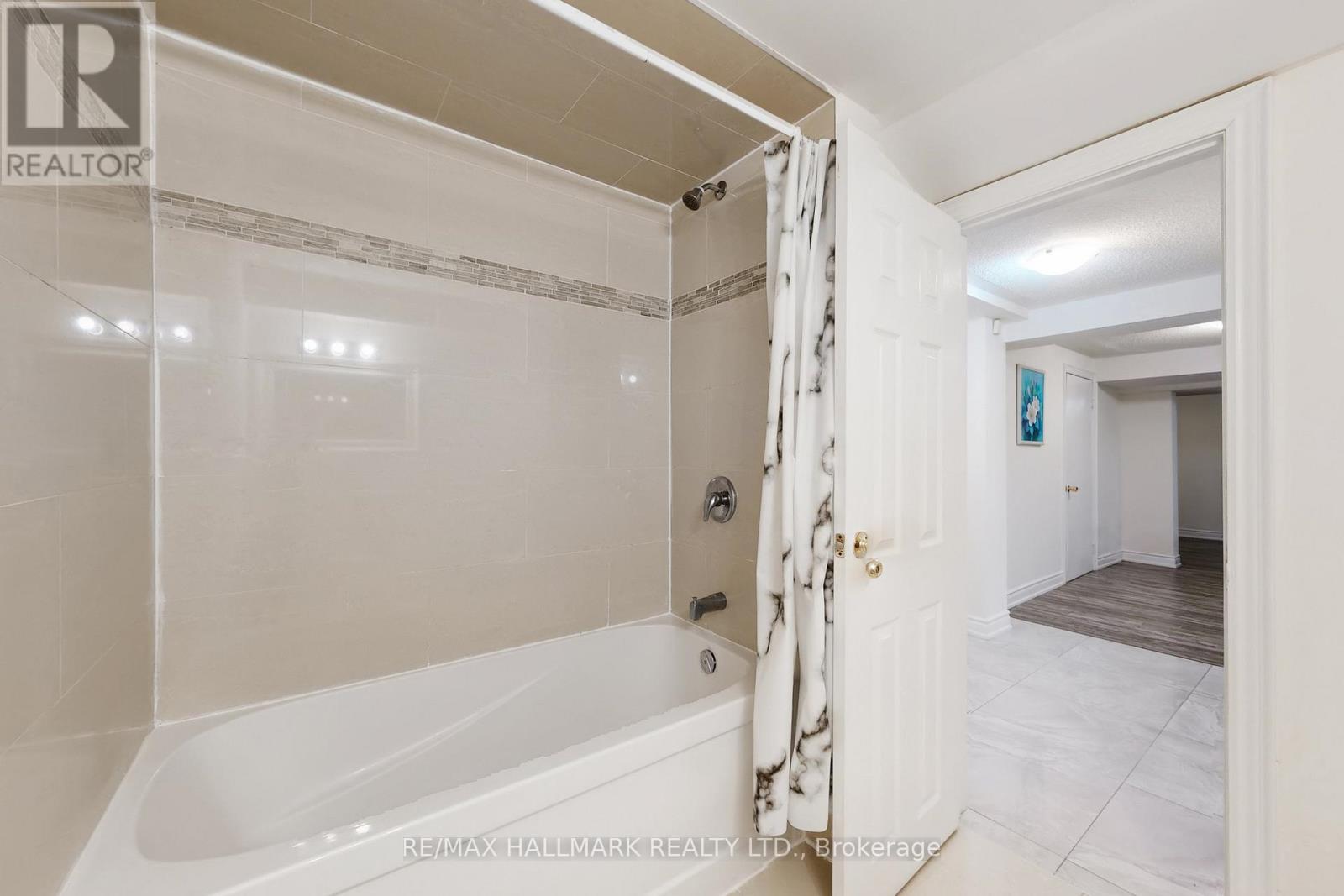 136 Cooperage Crescent, Richmond Hill, Ontario  L4C 9L7 - Photo 30 - N12786630