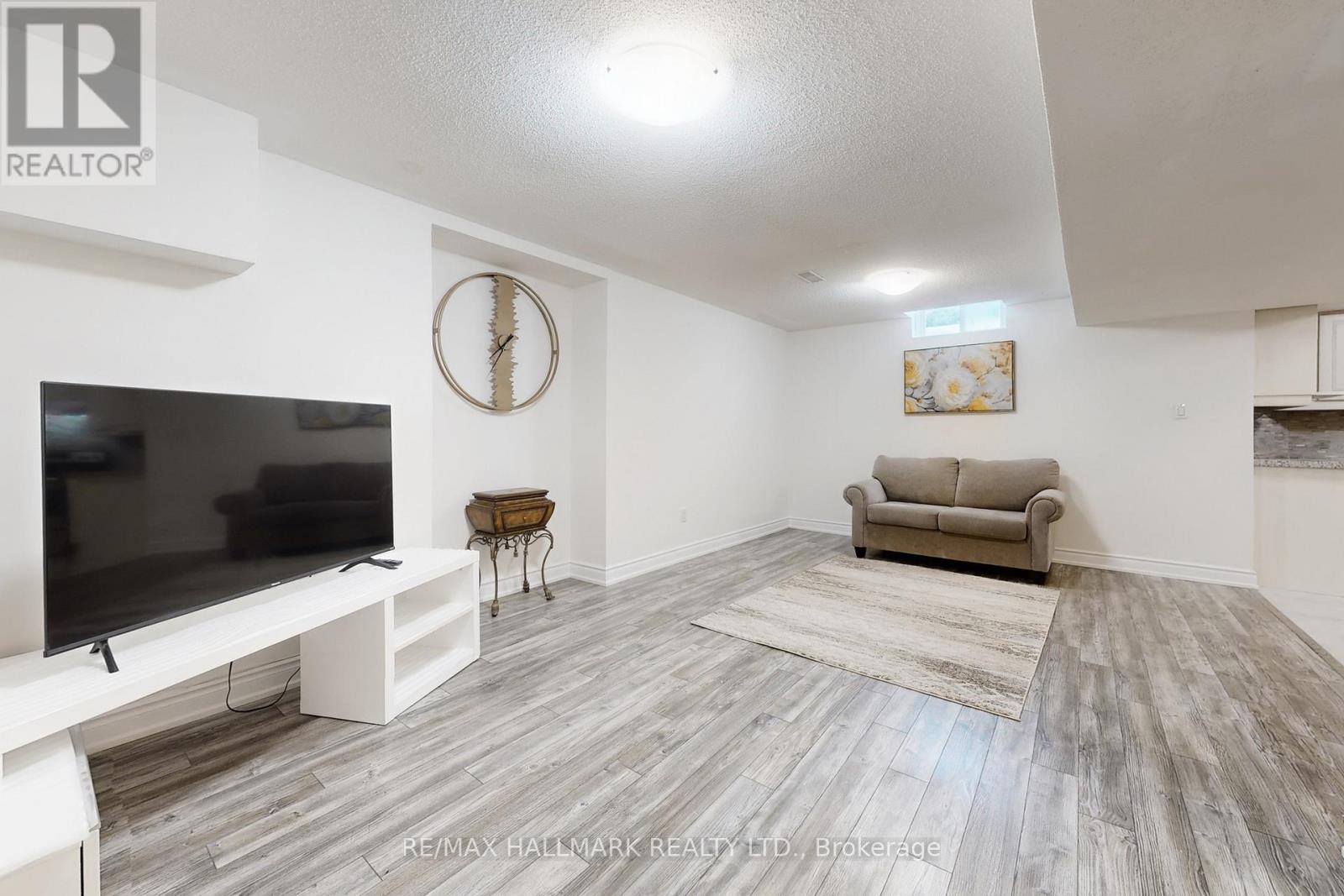 136 Cooperage Crescent, Richmond Hill, Ontario  L4C 9L7 - Photo 5 - N12786630