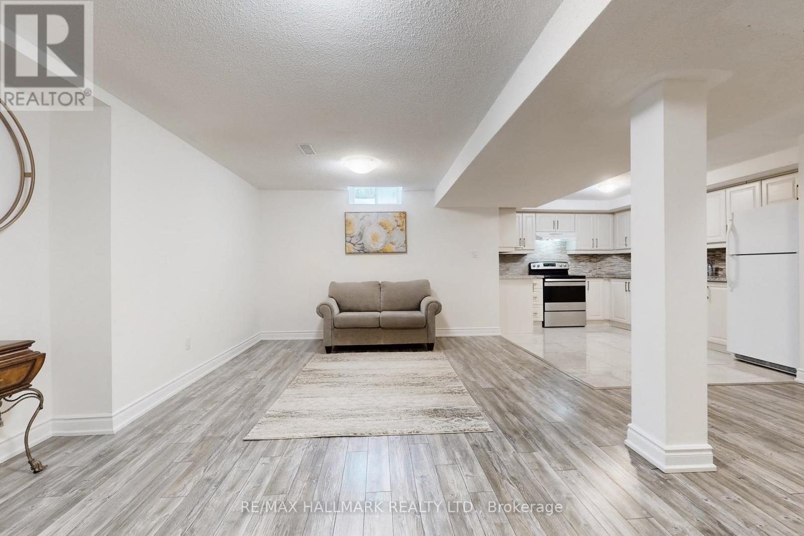 136 Cooperage Crescent, Richmond Hill, Ontario  L4C 9L7 - Photo 6 - N12786630