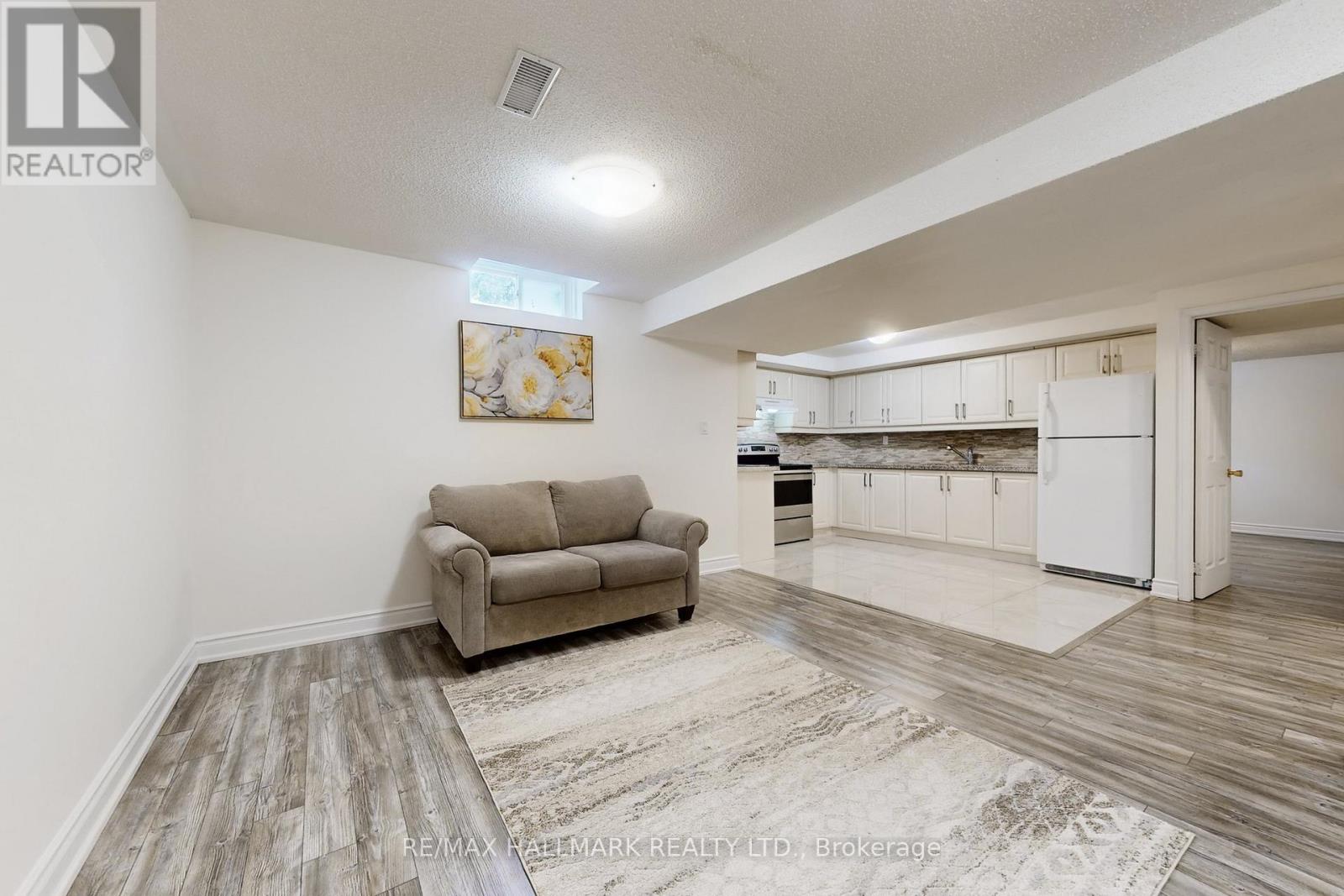 136 Cooperage Crescent, Richmond Hill, Ontario  L4C 9L7 - Photo 7 - N12786630