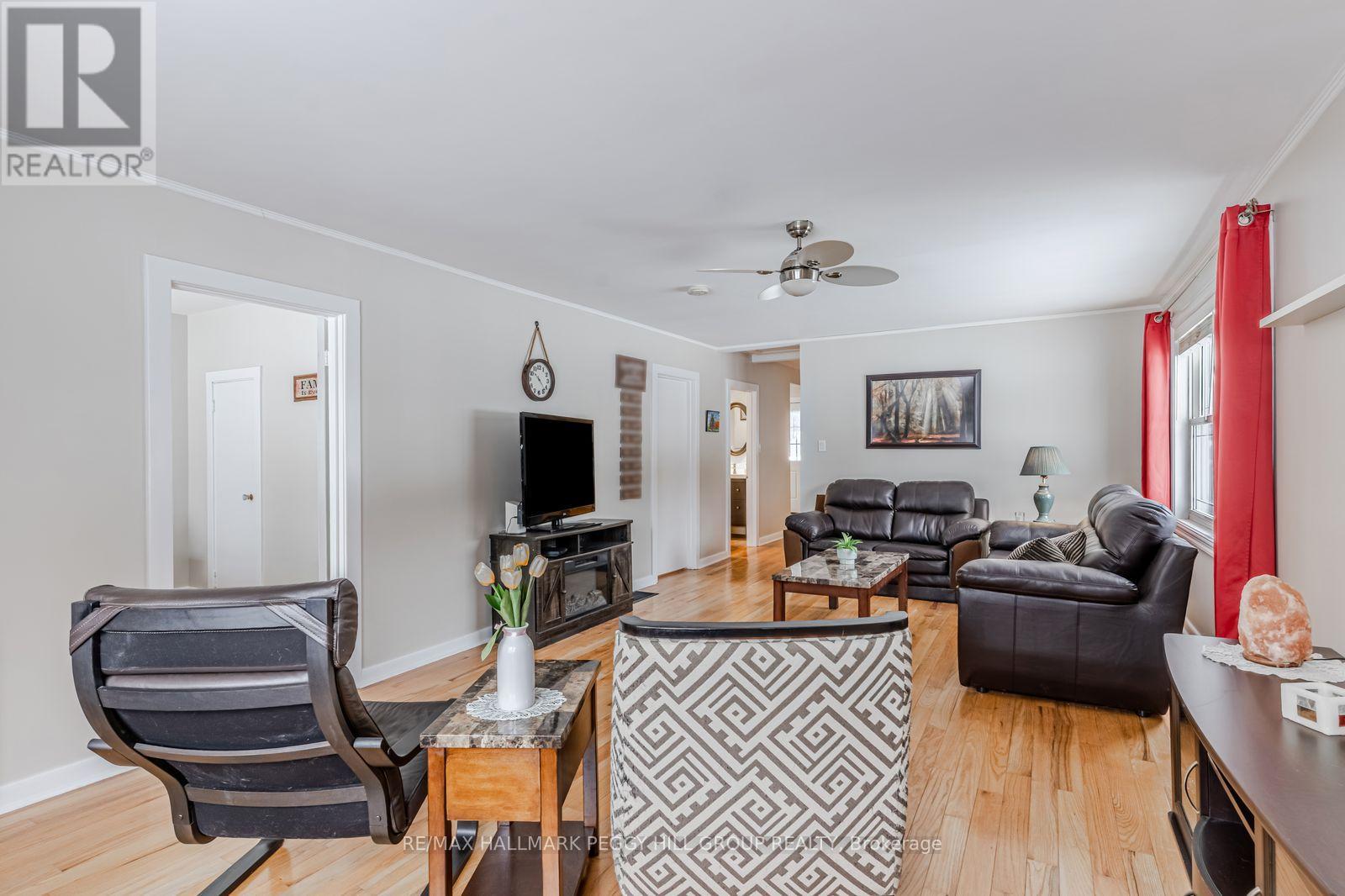 320 Palmer Street, Tay, Ontario  L0K 2C0 - Photo 3 - S12786612