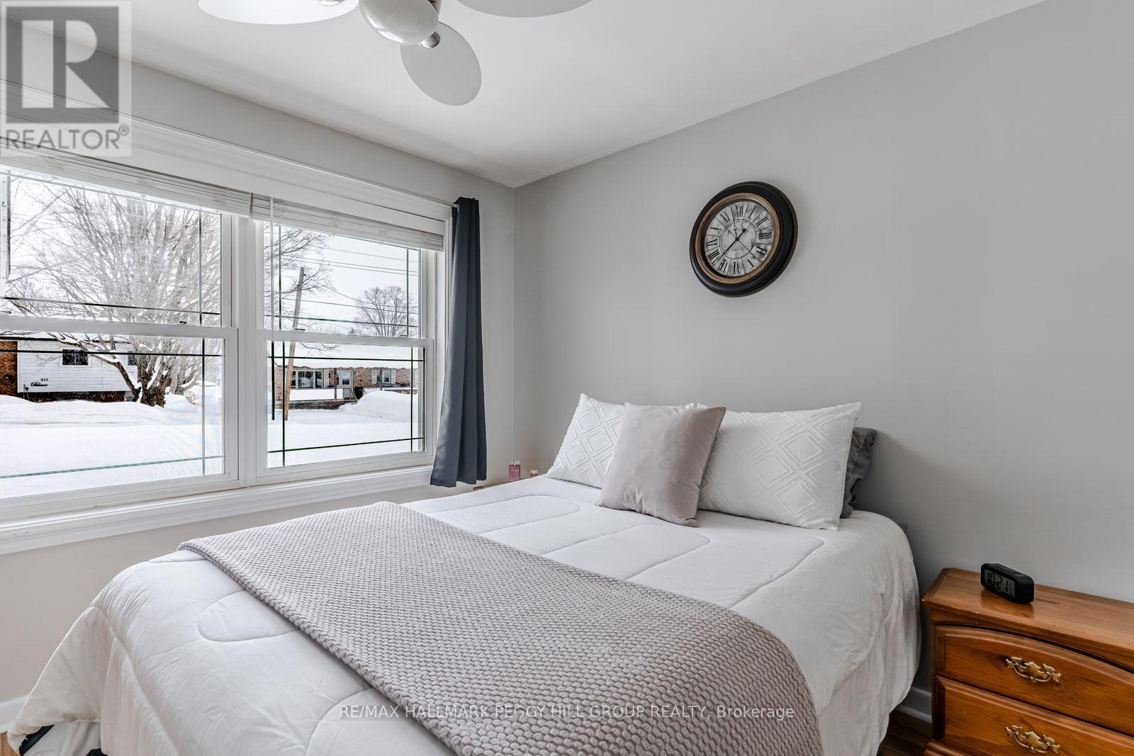 320 Palmer Street, Tay, Ontario  L0K 2C0 - Photo 7 - S12786612