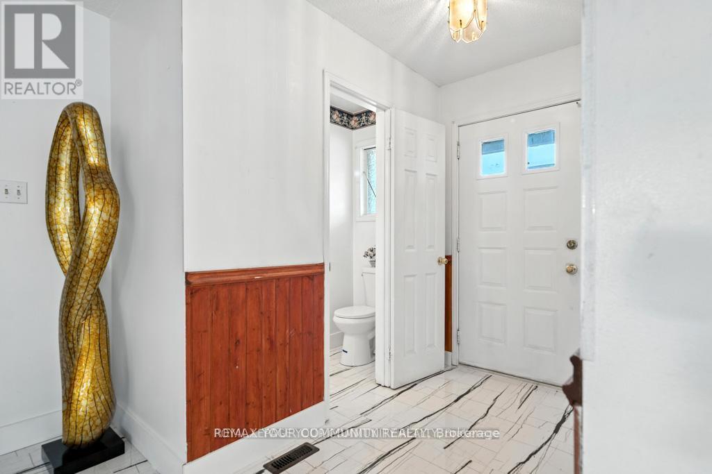 104 Garden Drive, Barrie (Allandale Heights), Ontario  L4N 5K2 - Photo 4 - S12786640