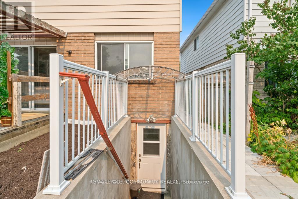 104 Garden Drive, Barrie (Allandale Heights), Ontario  L4N 5K2 - Photo 43 - S12786640