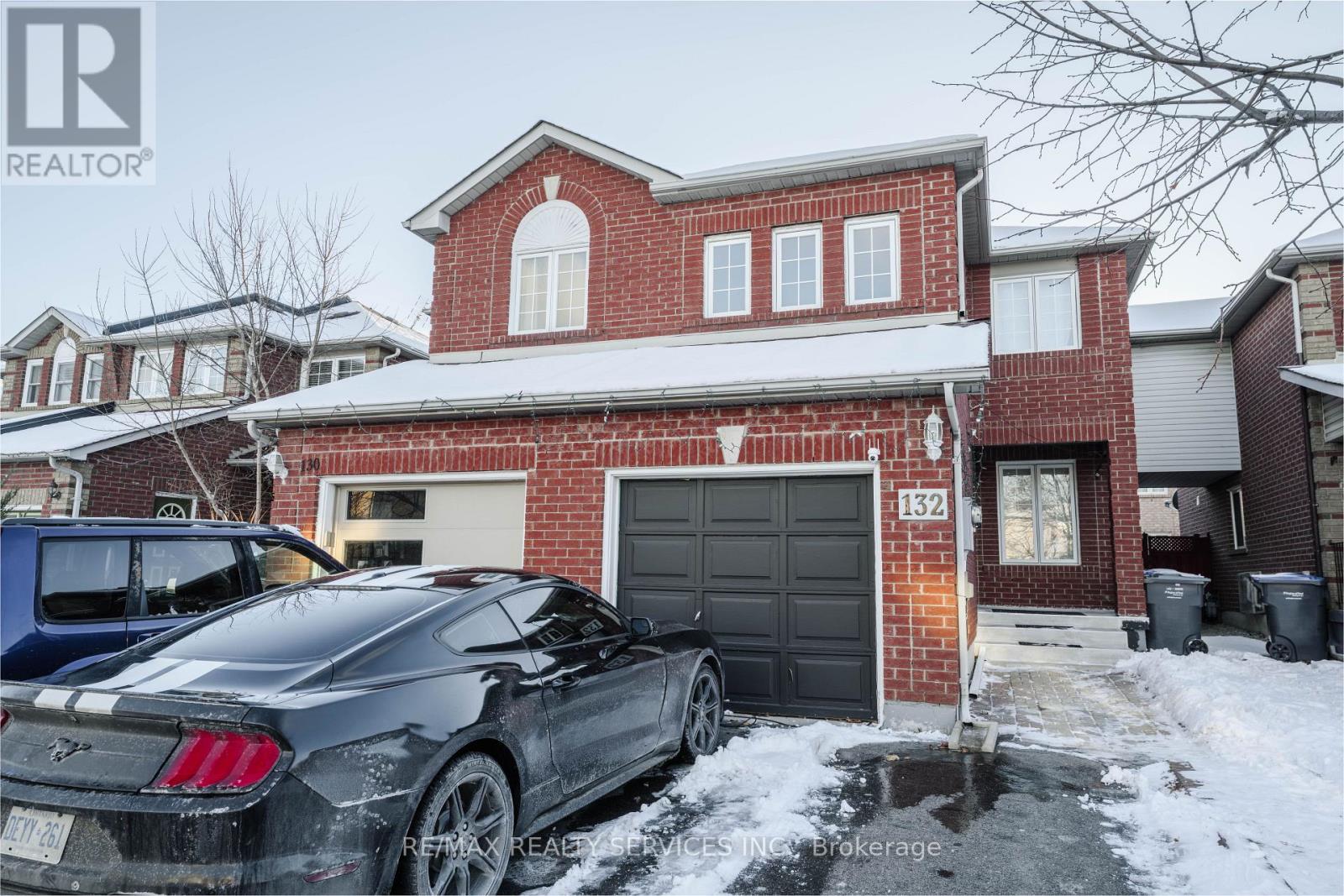 132 LAURAGLEN CRESCENT, Brampton, Ontario