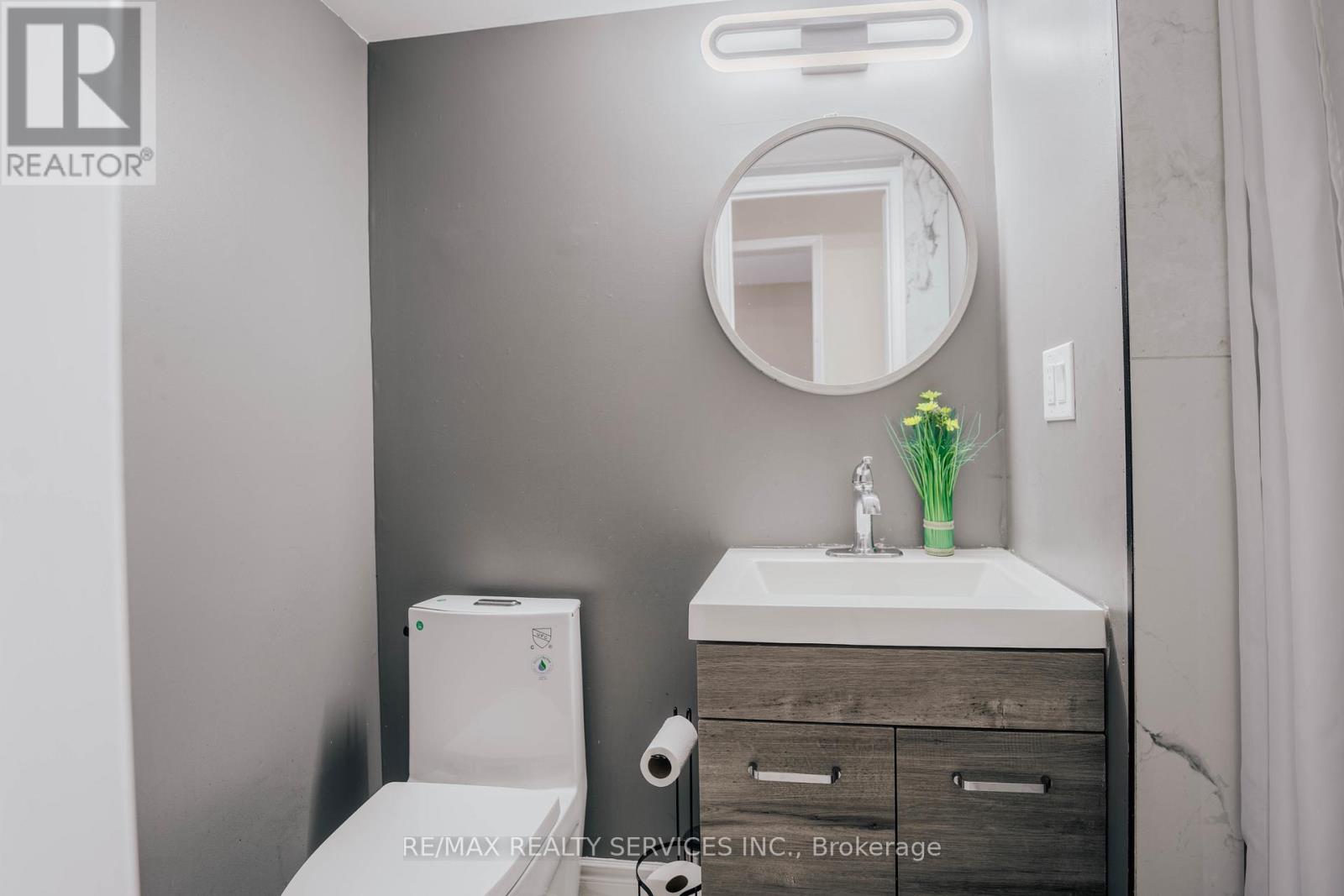 132 Lauraglen Crescent, Brampton, Ontario  L6Y 5A3 - Photo 10 - W12786552