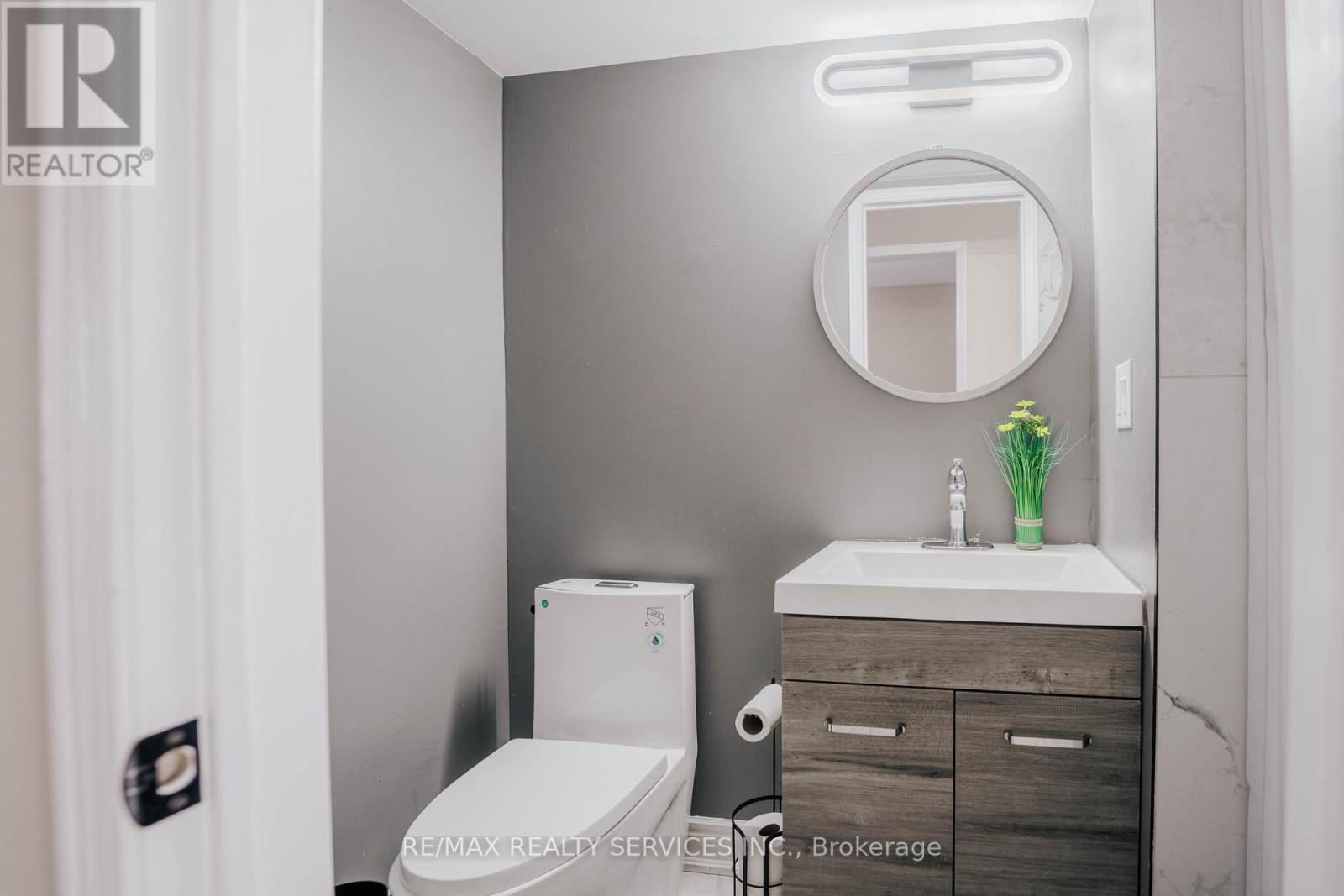 132 Lauraglen Crescent, Brampton, Ontario  L6Y 5A3 - Photo 11 - W12786552