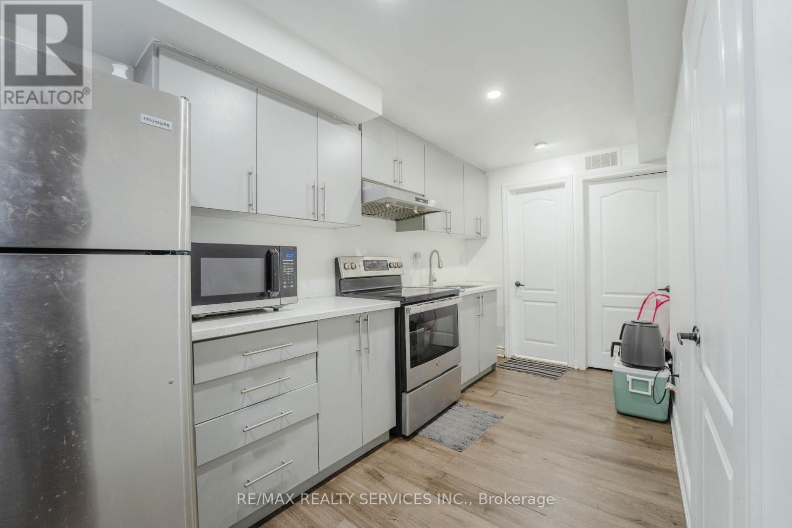 132 Lauraglen Crescent, Brampton, Ontario  L6Y 5A3 - Photo 40 - W12786552