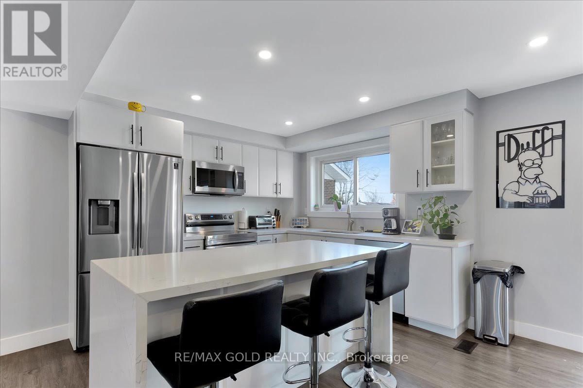 48 Aberdeen Crescent, Brampton, Ontario  L6T 2P9 - Photo 7 - W12786580