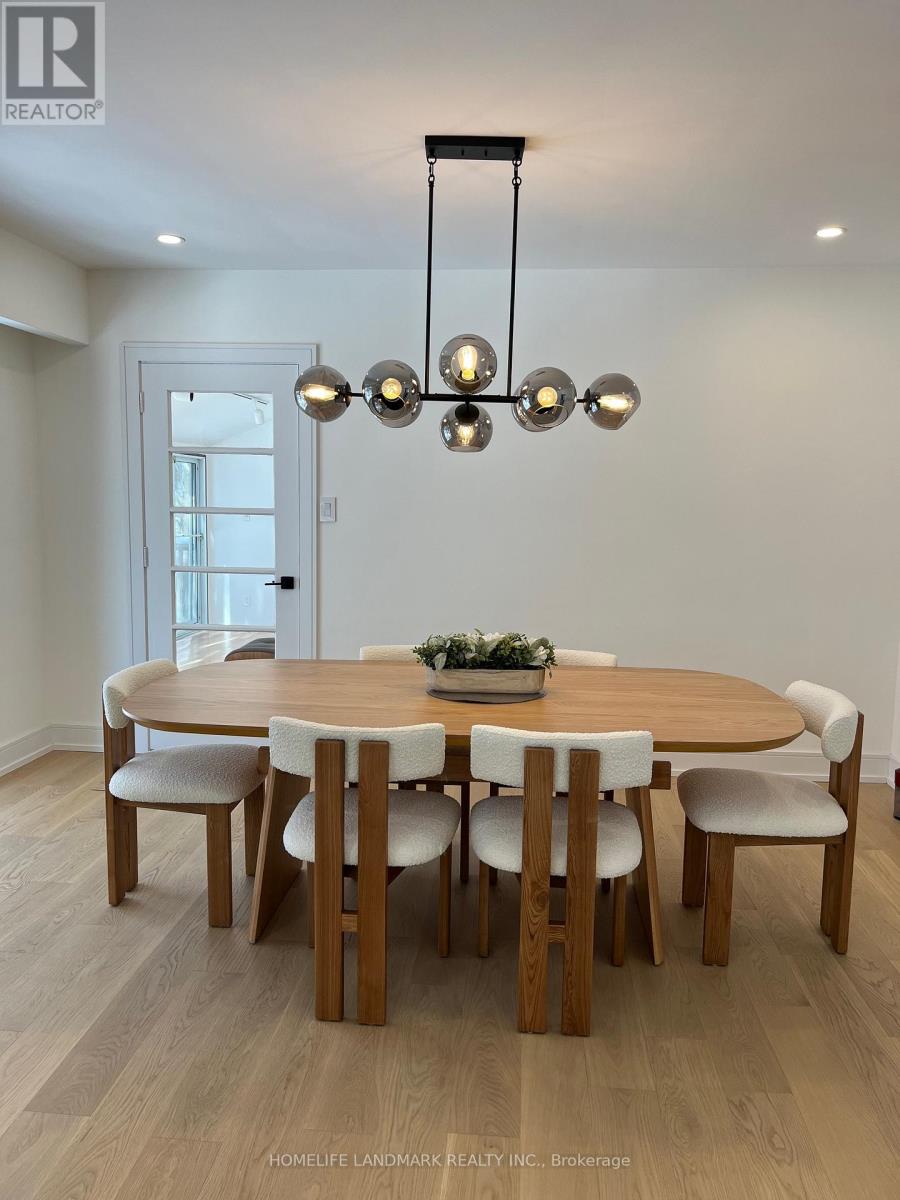 284 Woodland Drive, Oakville, Ontario  L6J 4W5 - Photo 4 - W12786588