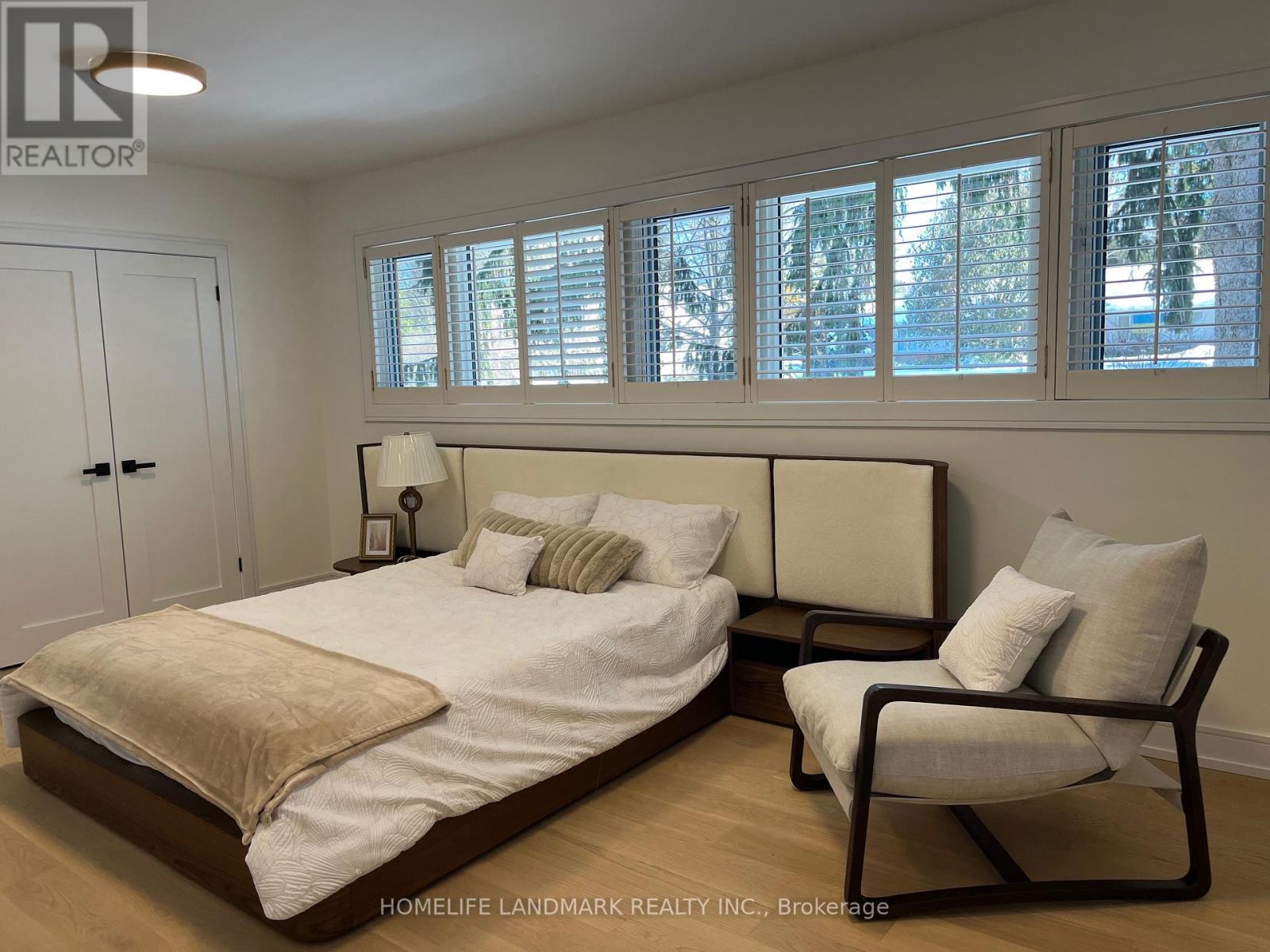 284 Woodland Drive, Oakville, Ontario  L6J 4W5 - Photo 6 - W12786588