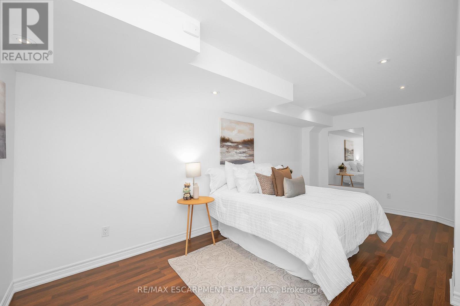 2546 Nichols Drive, Oakville, Ontario  L6H 7L3 - Photo 32 - W12786608