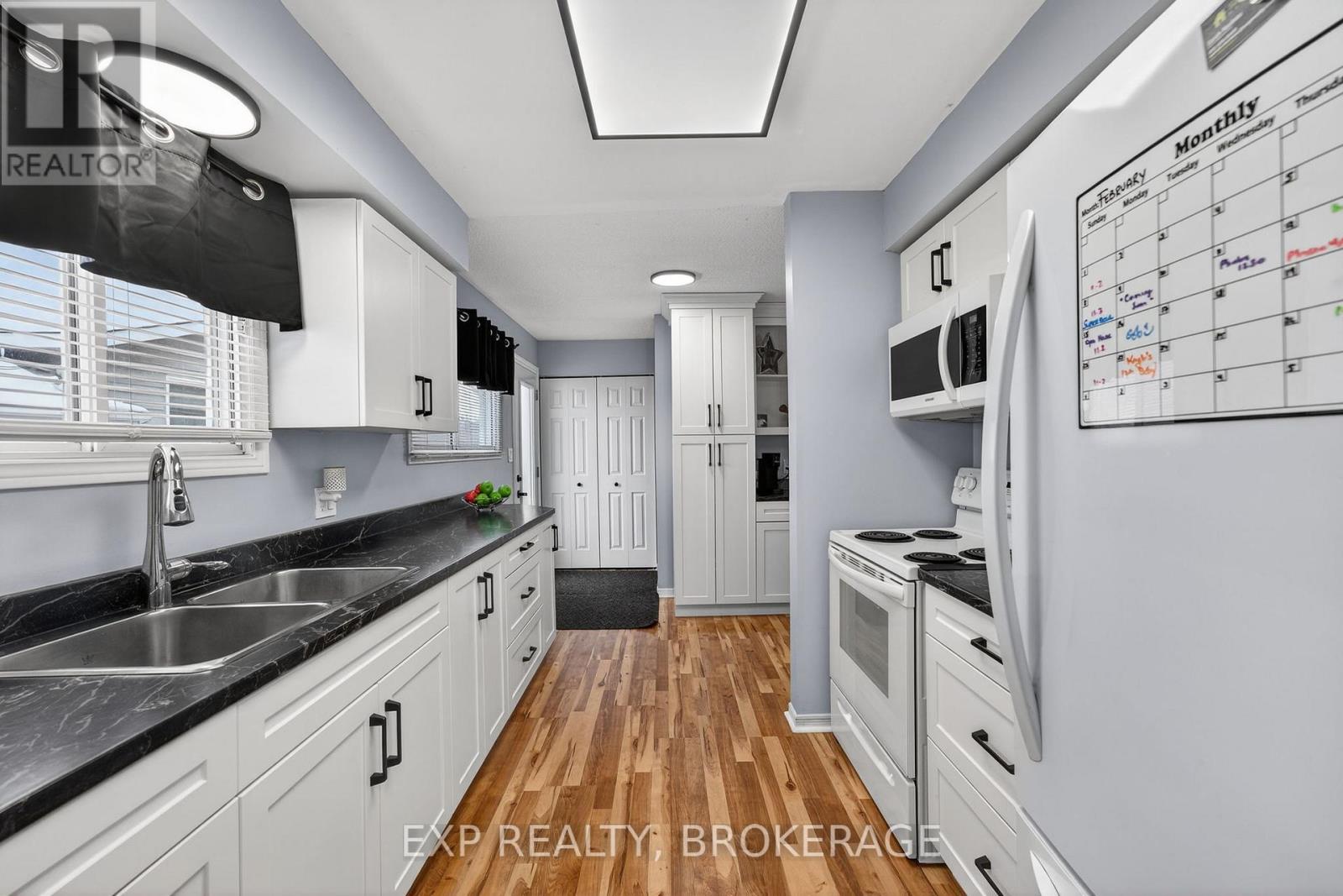 554 Whistler Terrace, Kingston (East Gardiners Rd), Ontario  K7M 8J6 - Photo 4 - X12786752