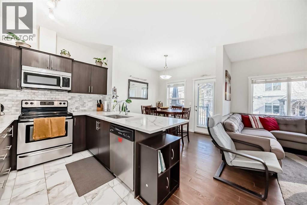 48 Copperpond Landing Se, Calgary, Alberta  T2Z 1G6 - Photo 5 - A2285922