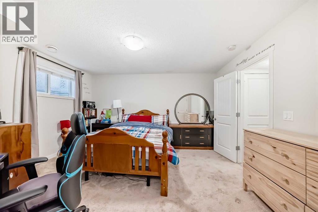 48 Copperpond Landing Se, Calgary, Alberta  T2Z 1G6 - Photo 21 - A2285922