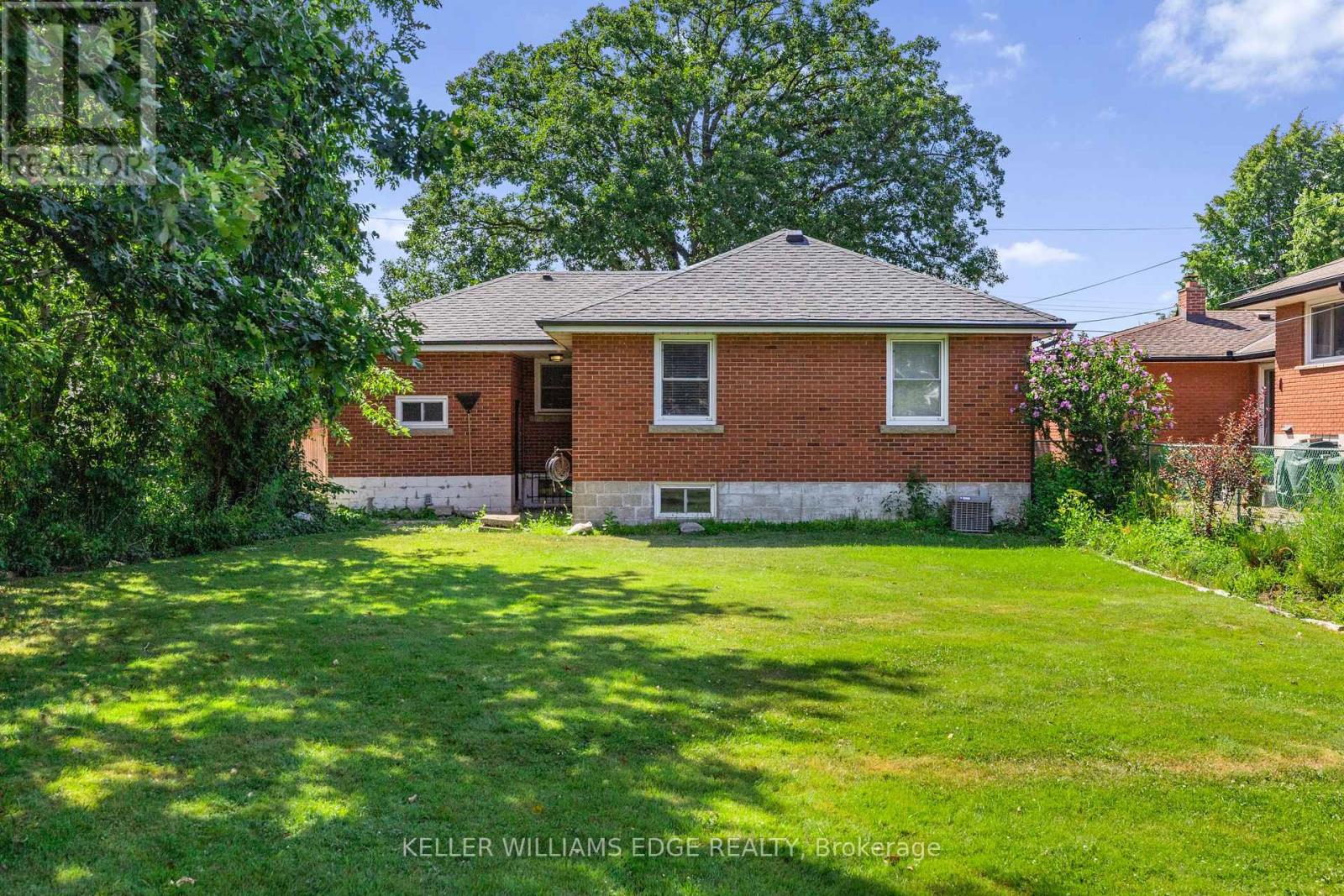 Lower - 125 Warren Avenue, Hamilton, Ontario  L9A 3C9 - Photo 3 - X12786568