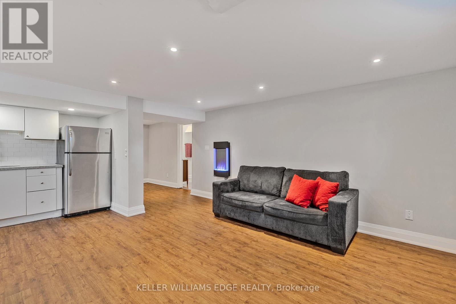 Lower - 125 Warren Avenue, Hamilton, Ontario  L9A 3C9 - Photo 8 - X12786568