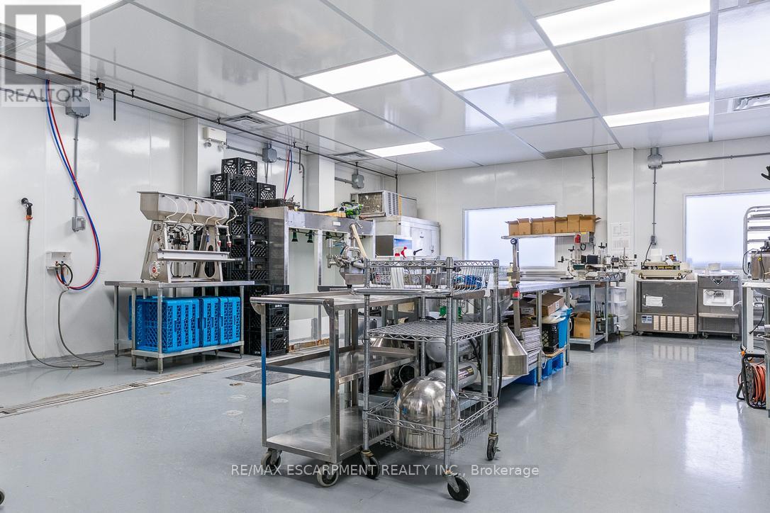 5 - 70 Monarch Road, Guelph (Willow West/sugarbush/west Acres), Ontario  N1K 1S3 - Photo 11 - X12786584