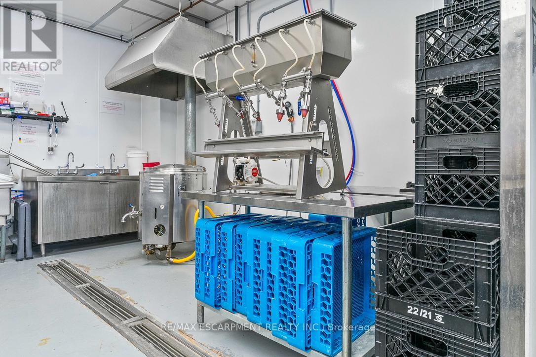 5 - 70 Monarch Road, Guelph (Willow West/sugarbush/west Acres), Ontario  N1K 1S3 - Photo 18 - X12786584