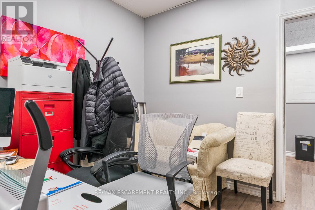 5 - 70 Monarch Road, Guelph (Willow West/sugarbush/west Acres), Ontario  N1K 1S3 - Photo 37 - X12786584