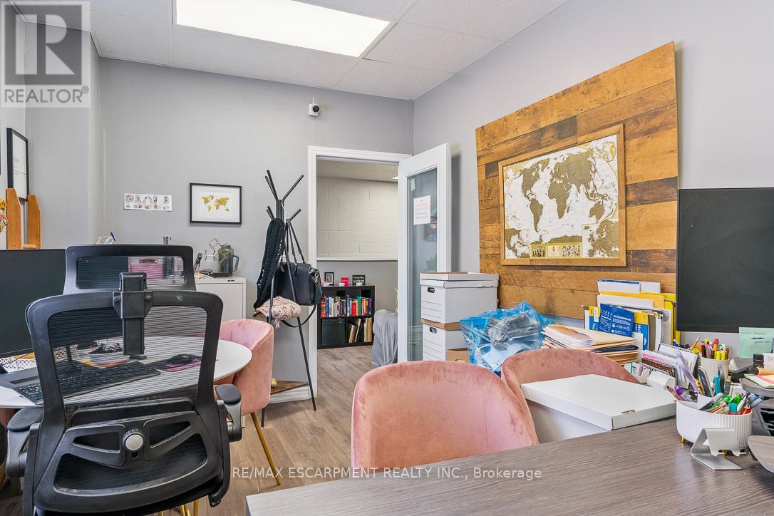 5 - 70 Monarch Road, Guelph (Willow West/sugarbush/west Acres), Ontario  N1K 1S3 - Photo 39 - X12786584