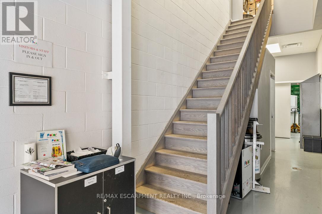 5 - 70 Monarch Road, Guelph (Willow West/sugarbush/west Acres), Ontario  N1K 1S3 - Photo 4 - X12786584