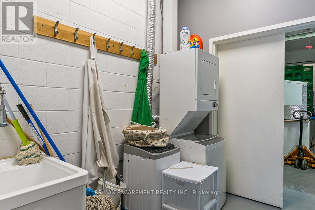 5 - 70 Monarch Road, Guelph (Willow West/sugarbush/west Acres), Ontario  N1K 1S3 - Photo 6 - X12786584