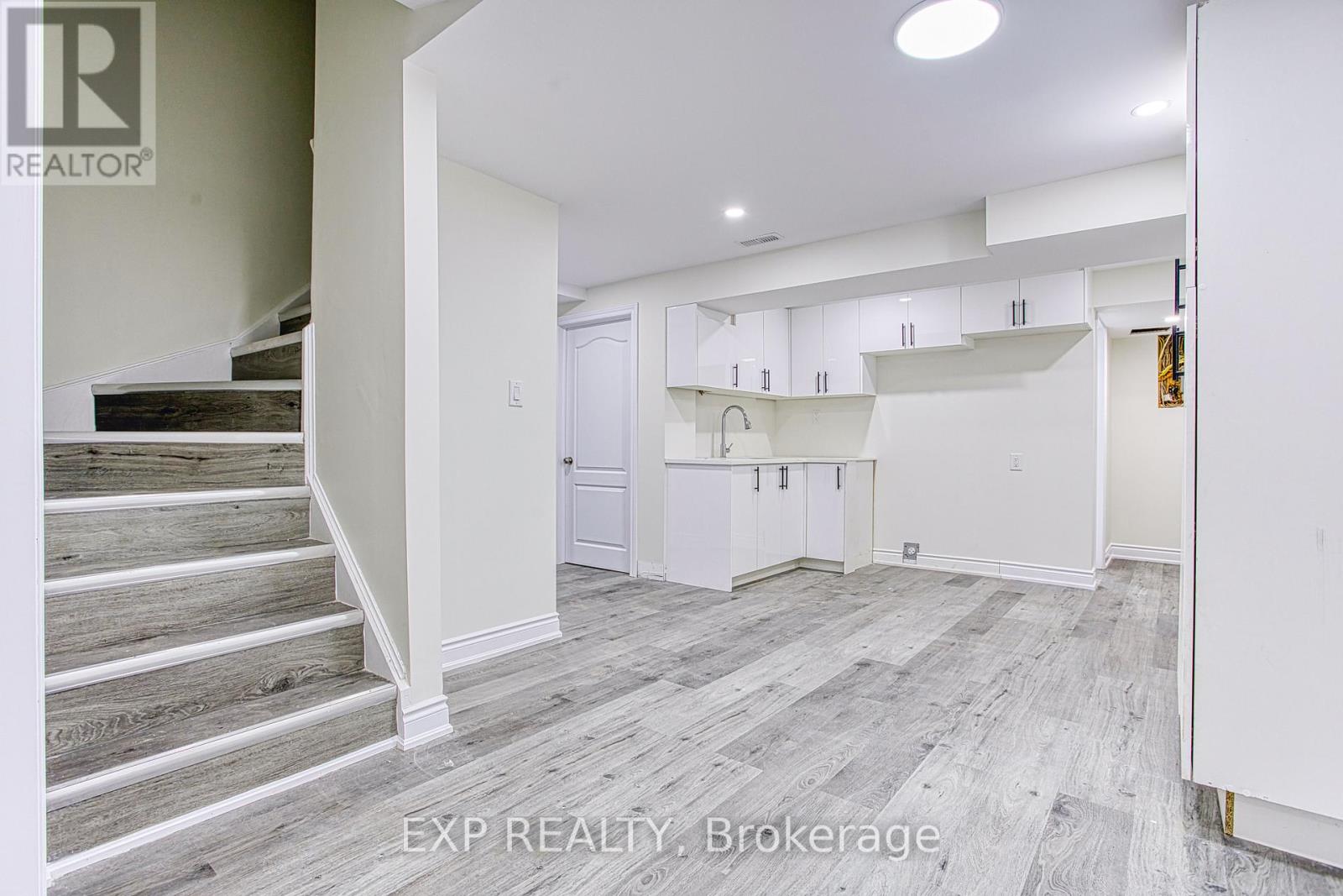 Lower - 115 Amberly Boulevard, Hamilton, Ontario  L9G 3V2 - Photo 3 - X12786598