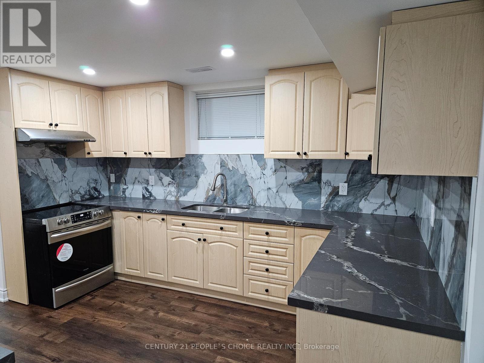 Lower - 2 Forfar Court, Kitchener, Ontario  N2B 3T5 - Photo 9 - X12786606