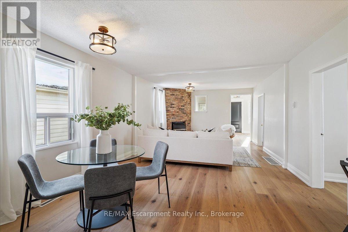 135 Deane Avenue, Oakville, Ontario  L6K 1N2 - Photo 8 - W12786766