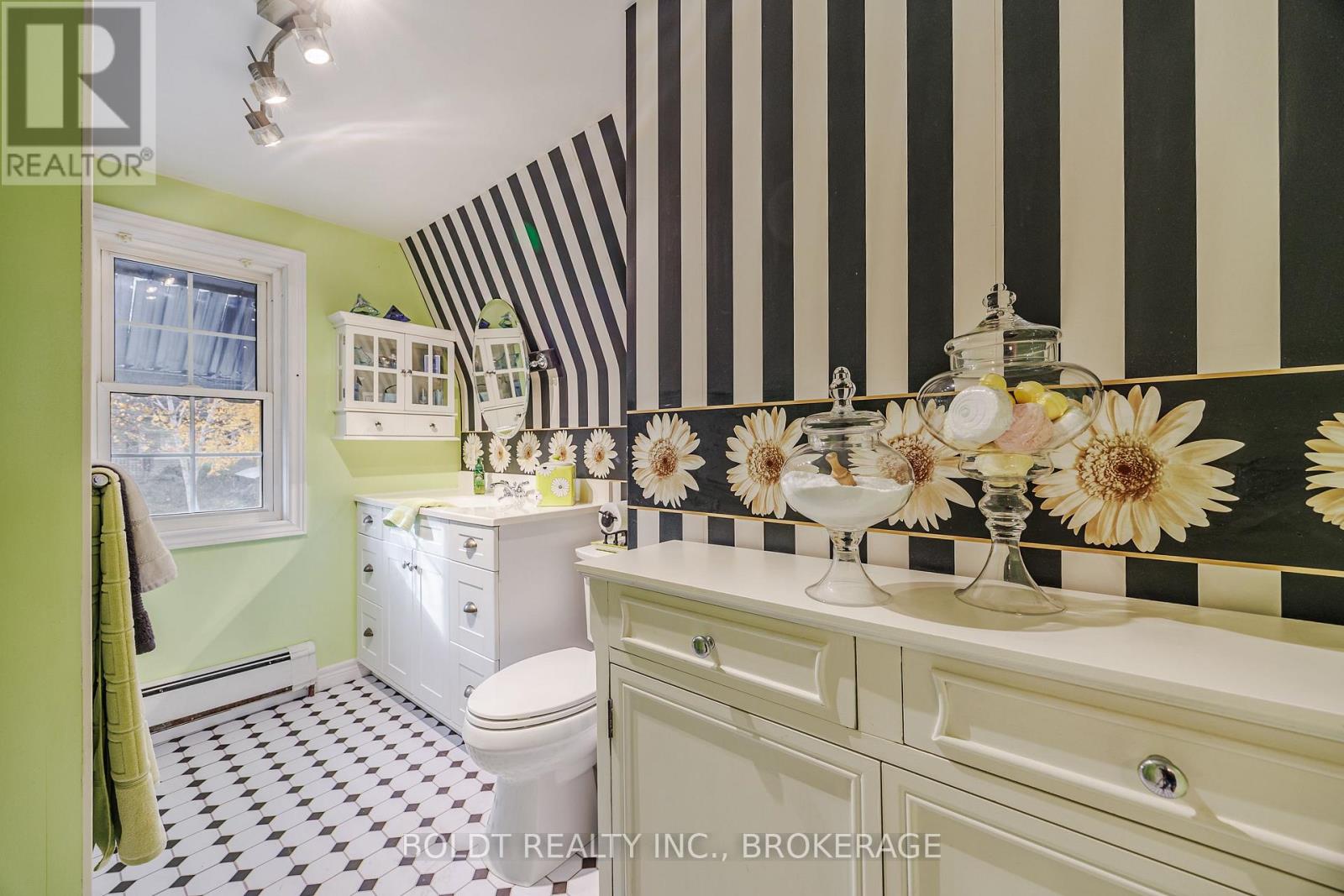 6351 Leeming Street, Niagara Falls, Ontario  L2G 1K3 - Photo 12 - X12786724