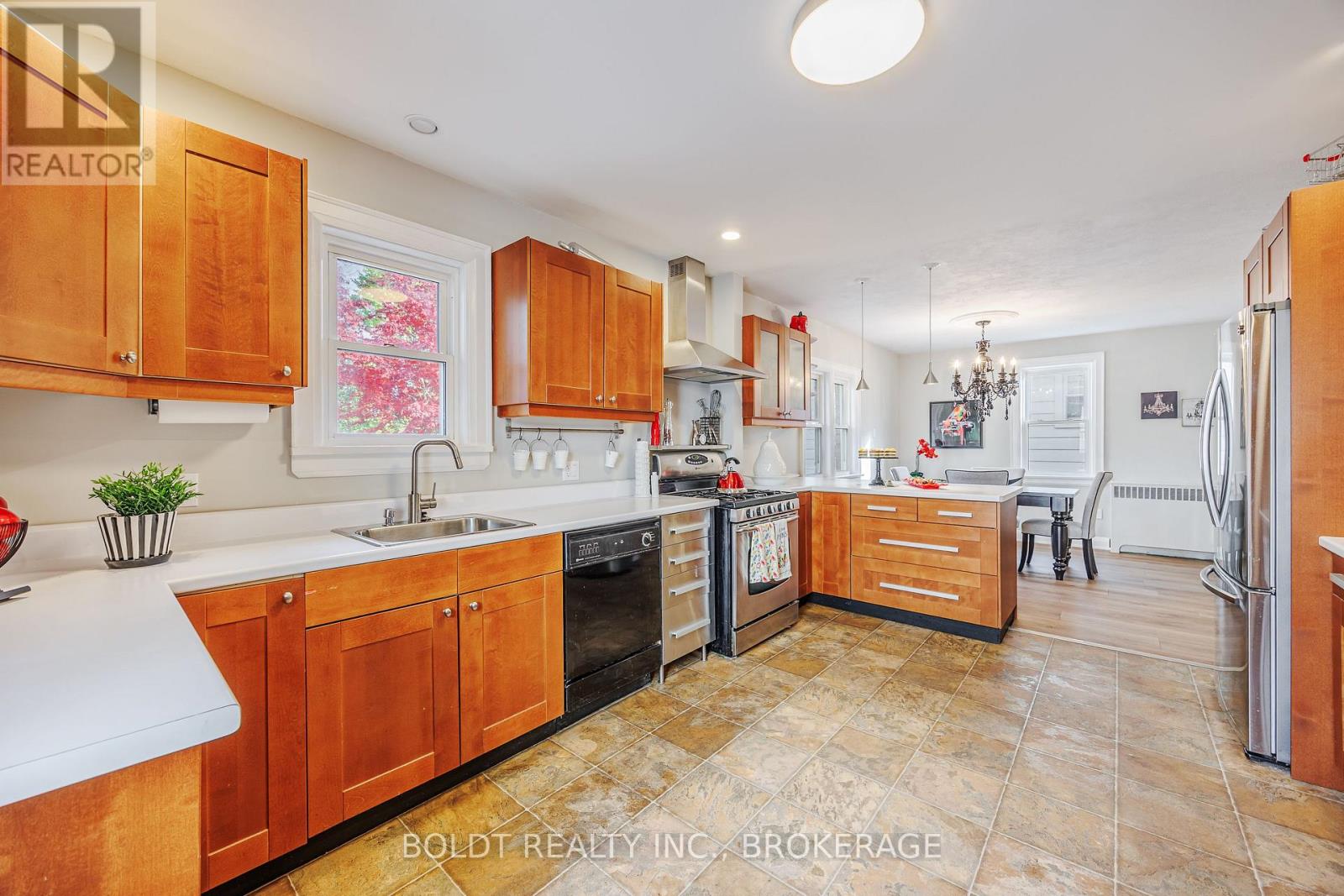 6351 Leeming Street, Niagara Falls, Ontario  L2G 1K3 - Photo 9 - X12786724