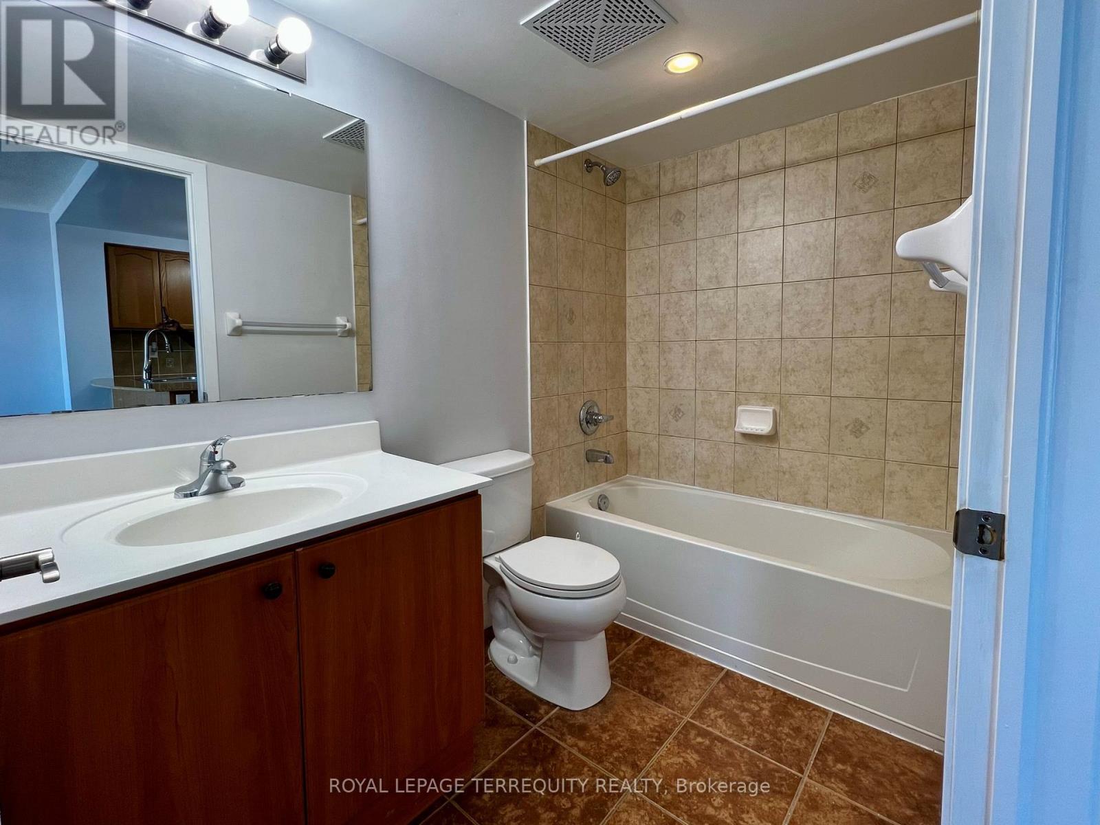 1203 - 9 George Street W, Brampton, Ontario  L6X 0T6 - Photo 21 - W12786246