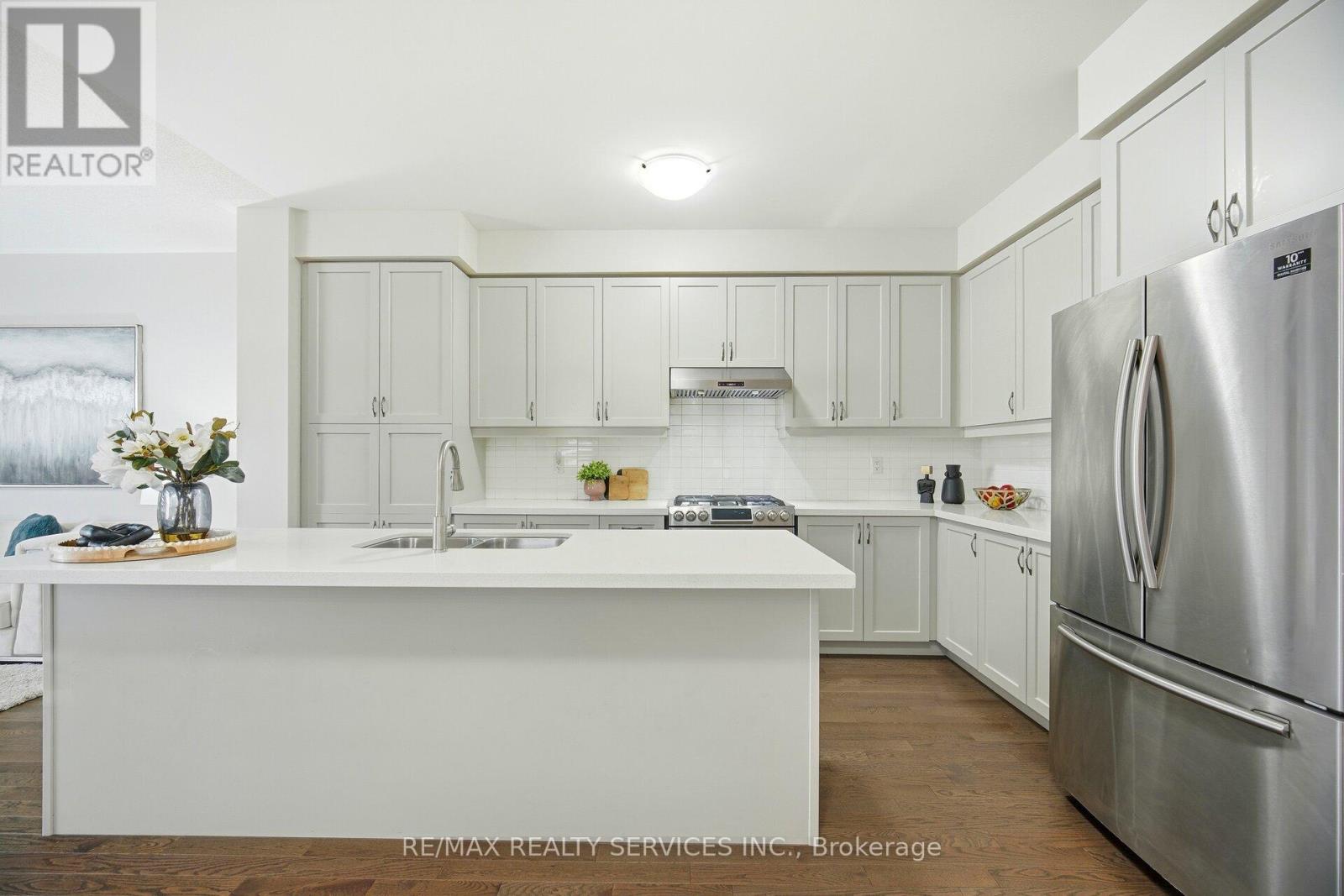 93 Benadir Avenue, Caledon, Ontario  L7C 4E7 - Photo 13 - W12786318