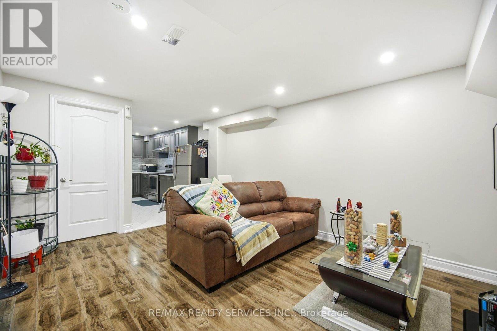 93 Benadir Avenue, Caledon, Ontario  L7C 4E7 - Photo 35 - W12786318