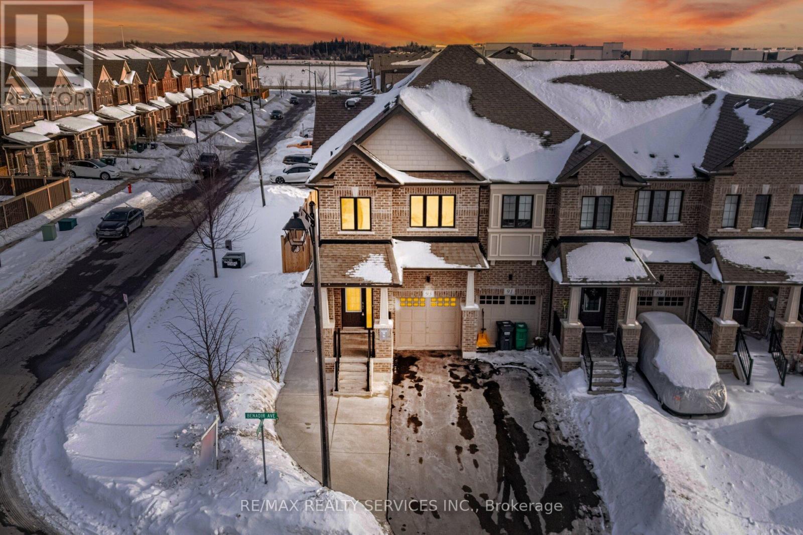 93 Benadir Avenue, Caledon, Ontario  L7C 4E7 - Photo 5 - W12786318