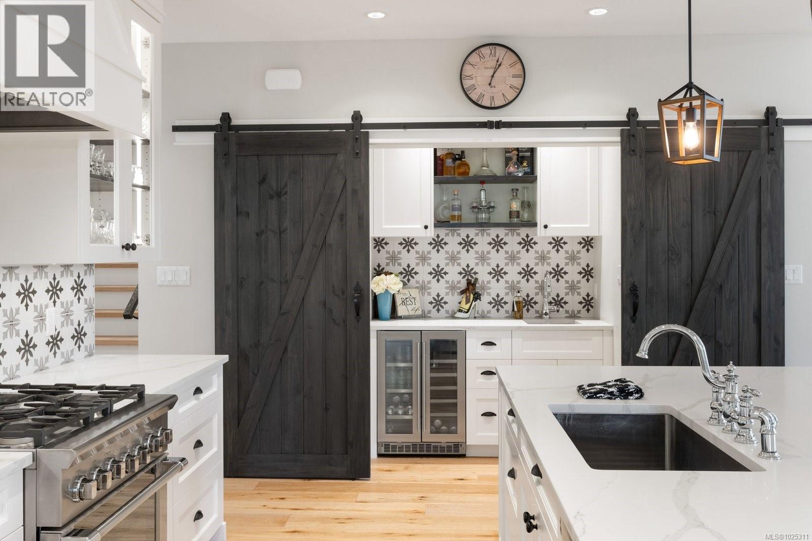 390 Wain Rd, North Saanich, British Columbia  V8L 5P9 - Photo 11 - 1025311