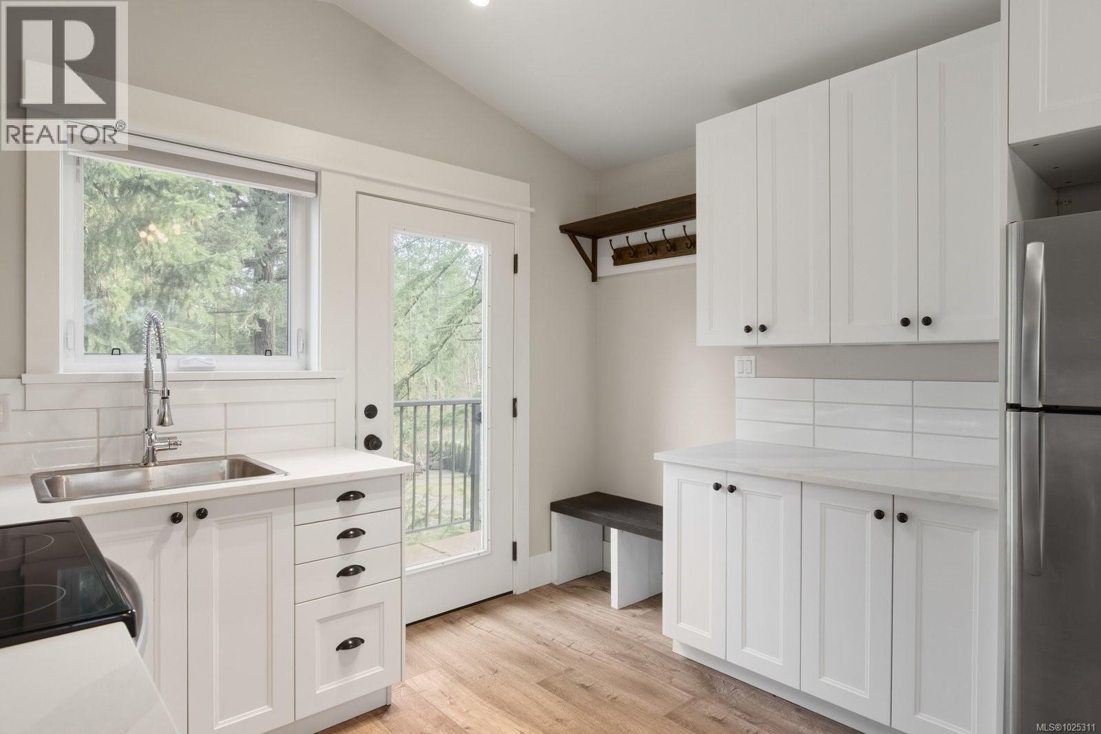 390 Wain Rd, North Saanich, British Columbia  V8L 5P9 - Photo 34 - 1025311