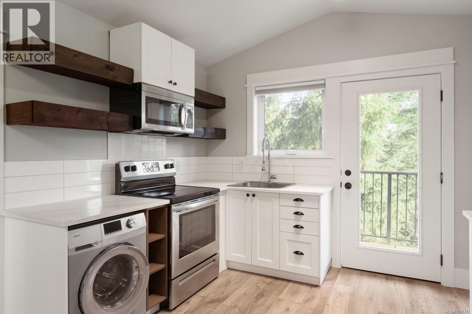 390 Wain Rd, North Saanich, British Columbia  V8L 5P9 - Photo 35 - 1025311