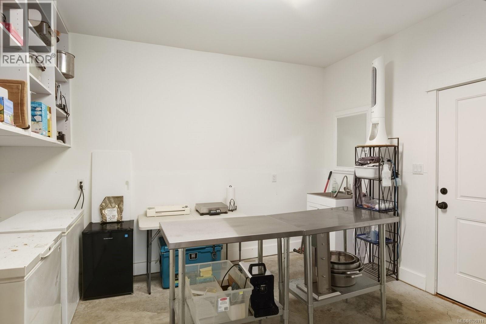 390 Wain Rd, North Saanich, British Columbia  V8L 5P9 - Photo 39 - 1025311