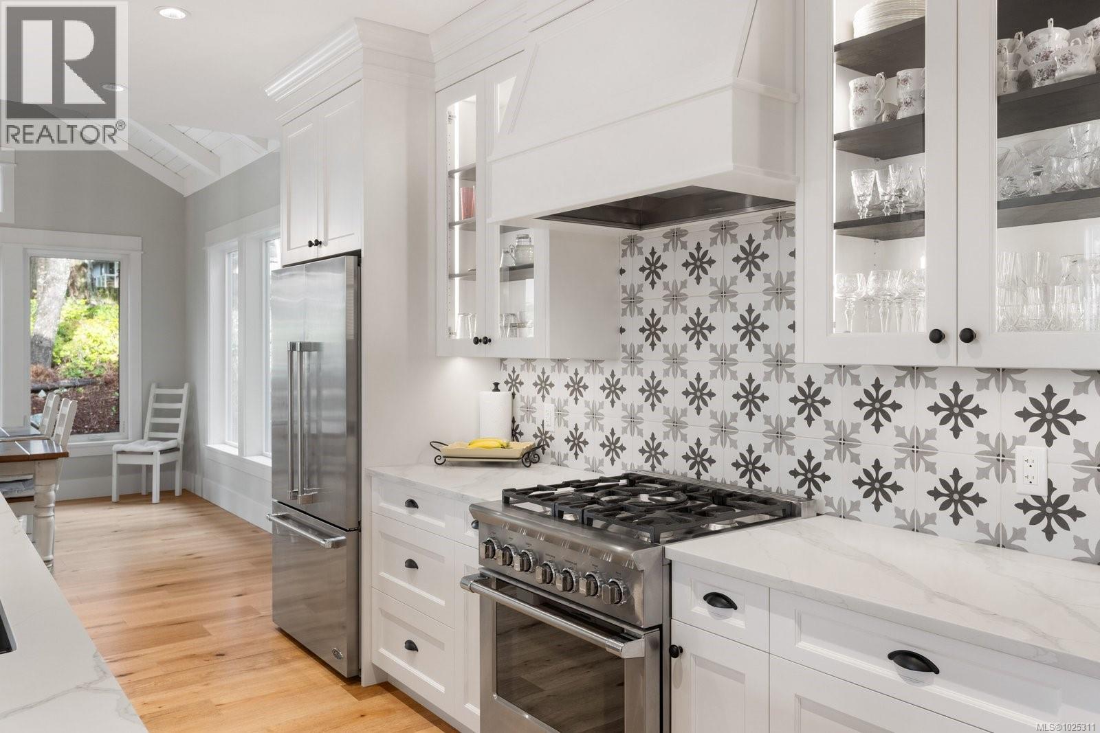 390 Wain Rd, North Saanich, British Columbia  V8L 5P9 - Photo 9 - 1025311