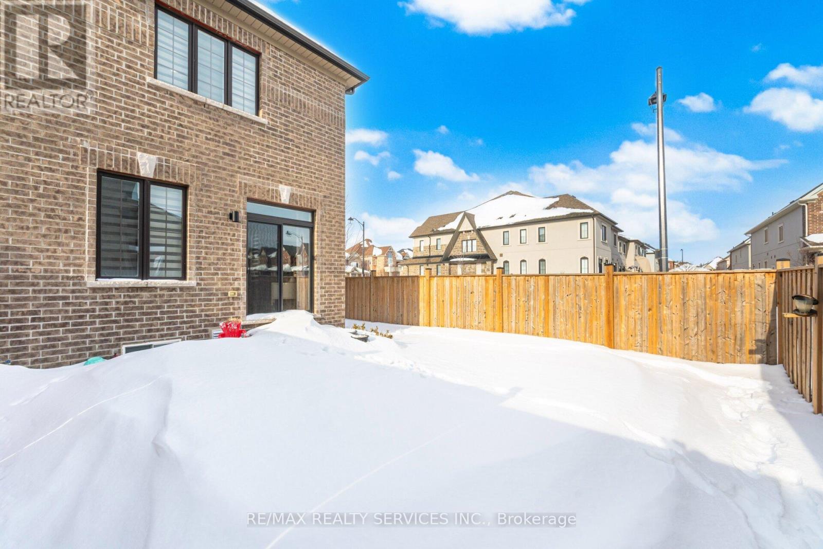 93 Benadir Avenue, Caledon, Ontario  L7C 4E7 - Photo 45 - W12786318