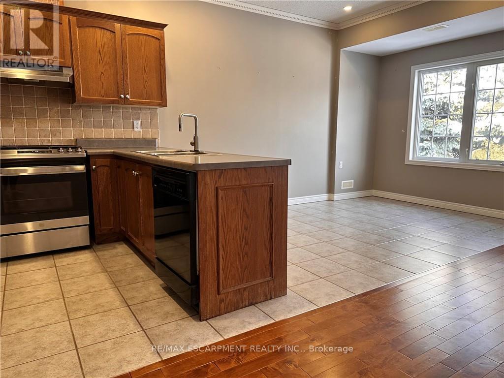 14 - 2 Harbour Drive, Hamilton, Ontario  L8E 6B1 - Photo 10 - X12781482