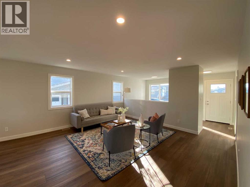 4209 57 Street, Taber, Alberta  T1G 0G8 - Photo 3 - A2286258