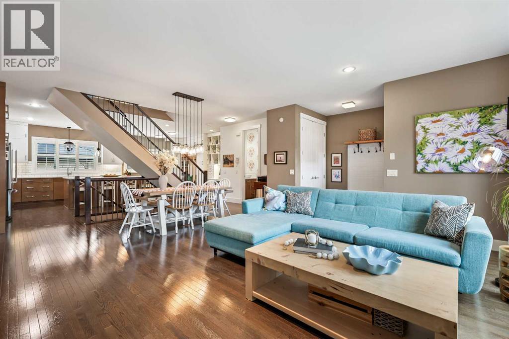 96 Beny-Sur-Mer Road Sw, Calgary, Alberta  T3E 7A2 - Photo 6 - A2284786