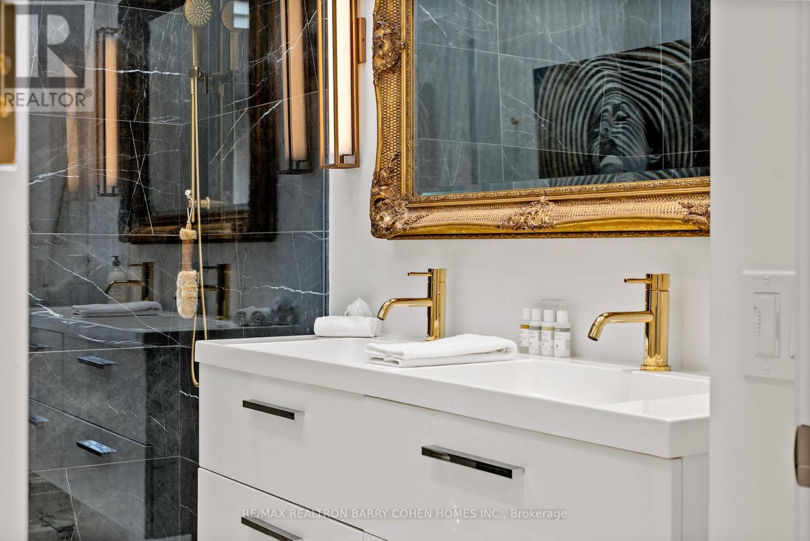 42 Berryman Street, Toronto, Ontario  M5R 1M6 - Photo 17 - C12786710